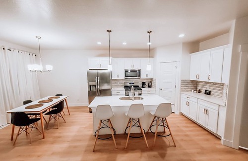 Lehi House | New Modern Luxurious Townhome in Silicon Slopes