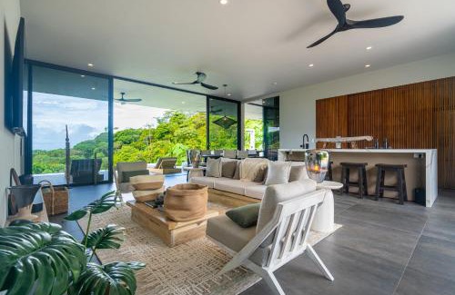 Ojochal House | New! Modern-luxury-3 Suites-pool-ojochal-100mbps