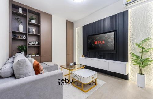 Lahug Apartment | New Modern Pool Front Condo Near IT Park