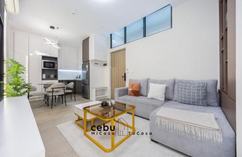 Lahug Apartment | New Modern Pool Front Condo Near IT Park