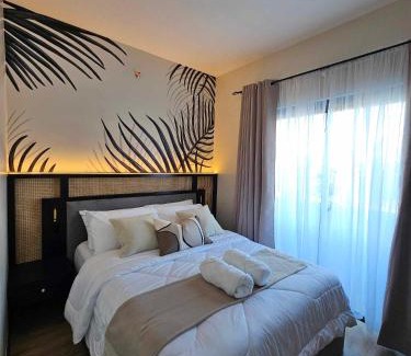 Lahug Apartment | New Modern Pool Front Condo Near IT Park