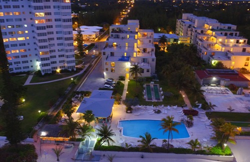 Freeport Apartment | New Modern, renovated Beachfront/Oceanview Studio-Coral Beach, Near Port Lucaya