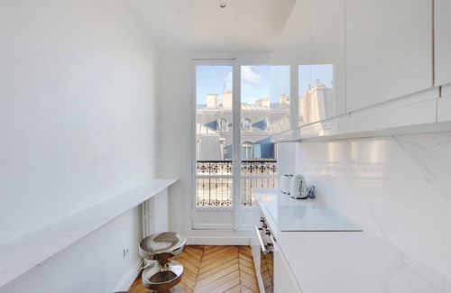 Saint-Germain-l'Auxerrois Apartment | NEW Modern & stylish apt w/stunning Seine views!