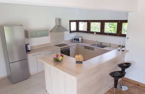 Svetvincenat Villa | New Modern Villa with large private swimming pool in quiet area
