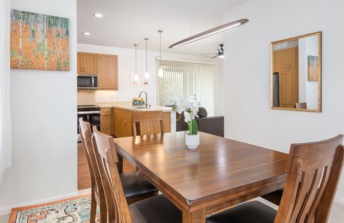 Makaha Valley Cottage | New Mountainside Cottage near Spectacular Beaches