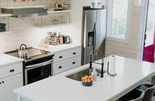 Clayton Cabin | New Mountainside Retreat, 3/3 en-suite with EV fast chg mins to downtown Clayton