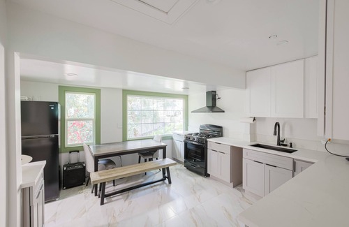 Sylmar House | NEW MTN Home with Fast INTERNET & AC awesome Angeles Forest - 3bed2bath