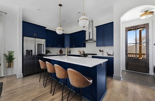 Hadley - Washington House | New Nash home: Games, Glam room, Private yard, BBQ