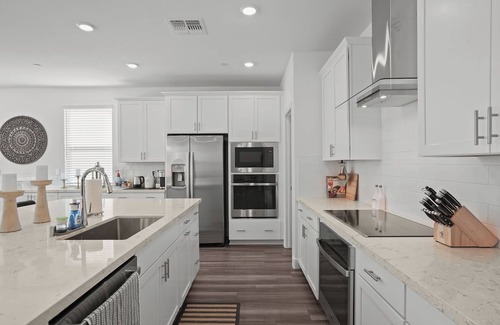 Sacramento House | New Natomas Retreat, Close to Airport & Downtown