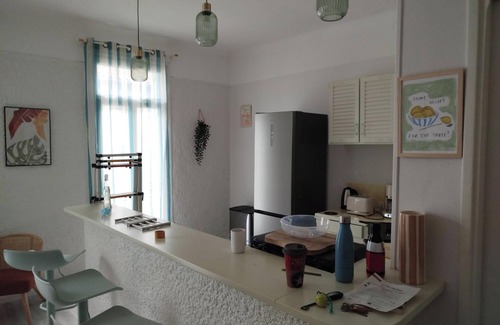 La Gare Apartment | New near train station air conditioning and 3-star balcony