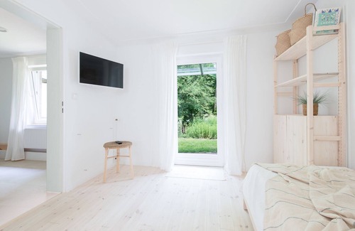 Danisch Nienhof Apartment | NEW: Nordic Bo - waves, forest and wild coast