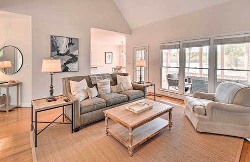 New London House | NEW! Old North State - Badin Lake Retreat w/ Deck!