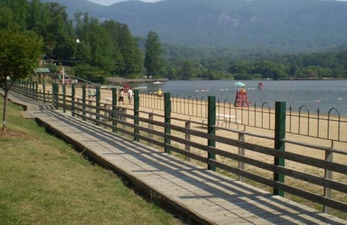 Chimney Rock House | New owner! Lake Lure Cottage + Hot Tub + King suite!
