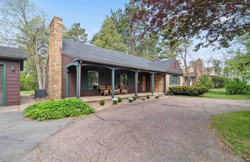 Wausau Cottage | NEW OWNER SPECIAL>Cottage on 6th
