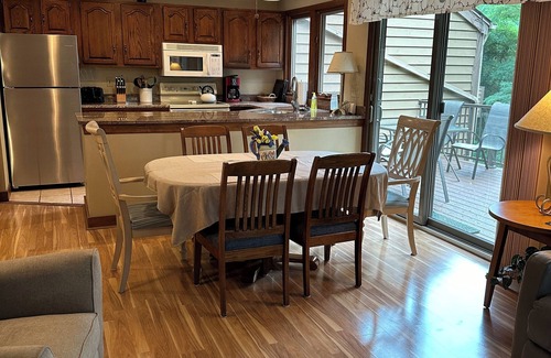 The Galena Territory House | New Owners- 3 BR 3 BA Getaway - Galena Territory & Owners' Club Privileges