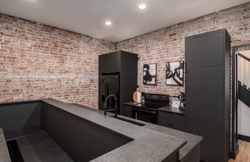 Shelby Park House | New! Paint it Black! Incredible Rehab - 4br/3.5ba
