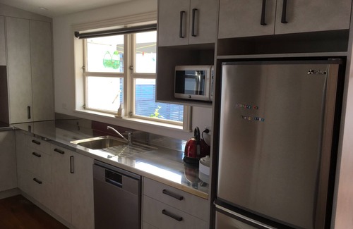 New Plymouth Cottage | New Plymouth Central and Charming