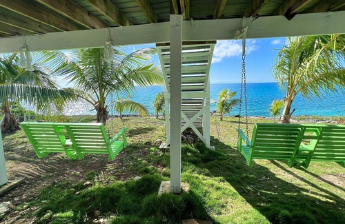 Rainbow Bay House | NEW POOL! Luxury waterfront! "Rainbow Charm"