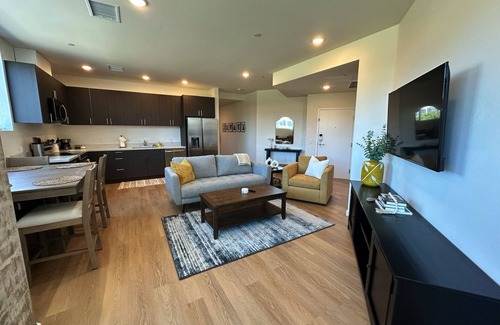 Point Loma Heights Apartment | New, private, beautifully furnished, king bed w/parking & workspace, by beach