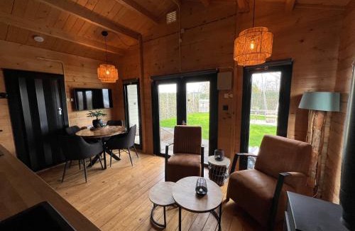 Baambrugse Zuwe House | NEW - Private Cabin - on a lake near Amsterdam