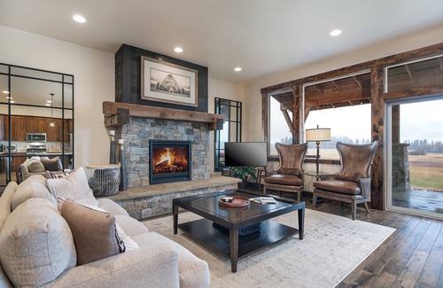 Creston House | New! Private Hot Tub, Stunning Views, Family-Friendly Home