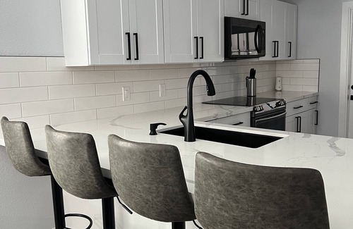 Cactus View House | NEW! Private Modern Home Near Sky Harbor Airport! AFFORDABLE!