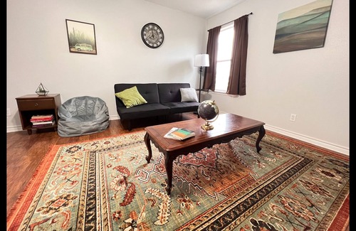 Bonanza House | ★ NEW PRIVATE WORK/TRAVEL SUITE in Laredo! ★