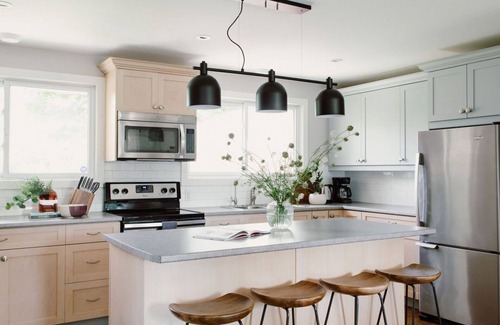 Prince Edward House | NEW Professionally Designed 8 Bed Home (w. 2 Sandbanks Passes)
