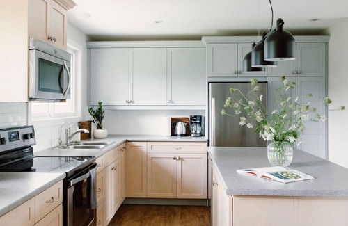 Prince Edward House | NEW Professionally Designed 8 Bed Home (w. 2 Sandbanks Passes)