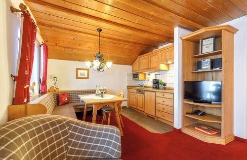 Ruhpolding Apartment | NEW - Rauschberg 50 to 60 sqm, balcony, kitchen, 1 bedroom, 1 living room, WLAN, 4 p.