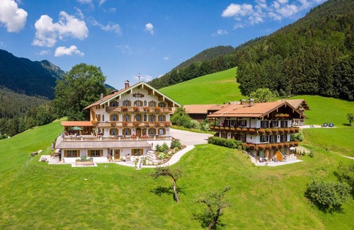 Ruhpolding Apartment | NEW - Rauschberg 50 to 60 sqm, balcony, kitchen, 1 bedroom, 1 living room, WLAN, 4 p.