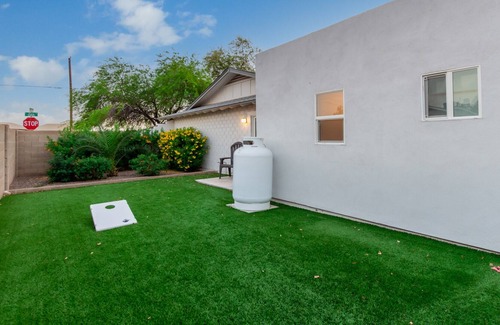 Scottsdale Estates Ten House | *NEW* Recent Remodel - 5 minutes to Old Town Scottsdale!
