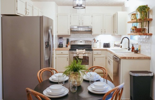 Sevierville Cottage | NEW Relaxing One Level Cottage Near Dollywood with Fire Pit and Coffee Bar