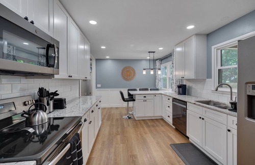 North Raleigh House | NEW! Relaxing Retreat Near North Hills & Downtown