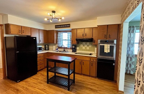 Gills Rock House | New Remodel & Covered Patios! North Porch Cottage
