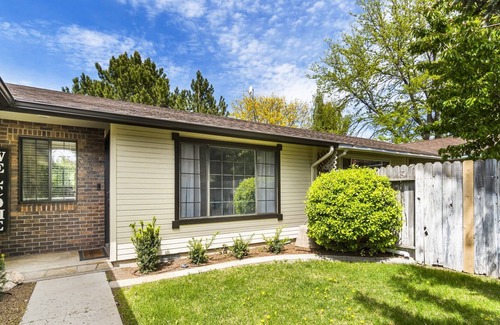 Twin Falls House | NEW Remodel-Covered Patio w/ Picnic Table - Shoshone Falls <3 miles away