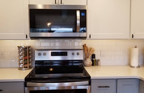 Sandpoint Condo | New Remodel! Lakeside Condo w/Pool, Kayaks, Bikes