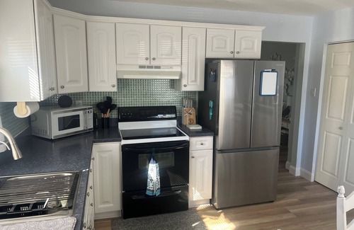 Villas House | New Reno! 5 min walk to beach, Garage Arcade! 3 bedroom/4 bed/2 bath. Must see!