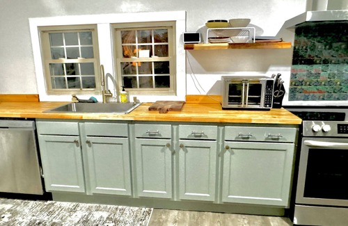 Graysville House | New Reno Country Cottage Safe and Cozy Close to Chattanooga!