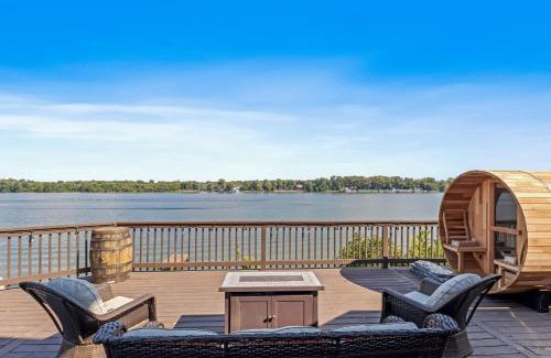 Utica House | New Renovated 5BD Home with Hot Tub Sauna & Game Rm