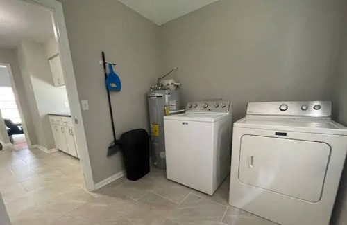 Hinesville House | NEW Renovated Family Home! Central Location