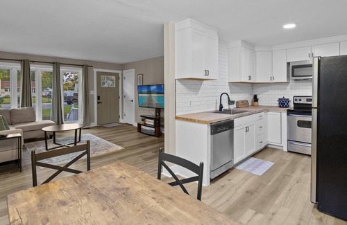 Westgate House | NEW Renovated Home Near Shopping and Military Base