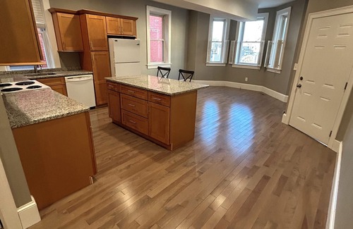 Top of the Hill Apartment | New renovation! 2 bedroom GREAT convenient newport walking location.