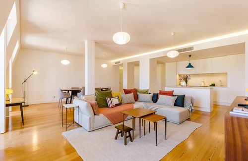 Santa Maria Maior Apartment | NEW! RENT4REST Graca 2Bdr Pool Castle View & Park
