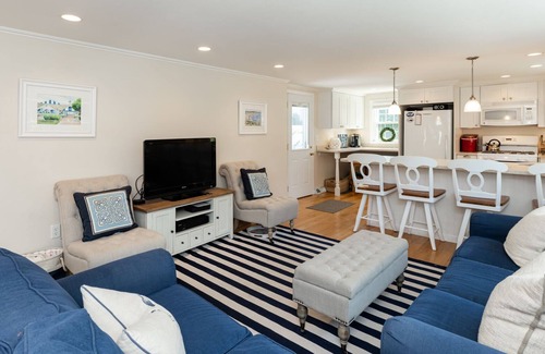 Popponesset House | New Rental-3 bedrooms with central a/c and outdoor shower