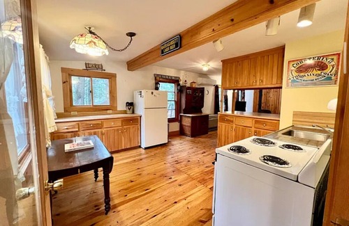 Waterford Cottage | New rental on desirable Keoka Lake: Lovely lakefront cottage 4BR, 2BA