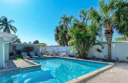 Holmes Beach House | New Rental Private Heated Pool Sleeps 10 In Total 3 Bedroom Home by Redawning