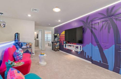 Four Corners House | New Resort Themed Ultra Comfortable Heated Private Pool Game Room Family Home Near Disney