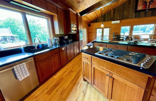 West Jefferson House | New River Retreat Lodge - West Jefferson, NC