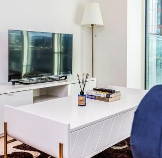 Woolwich Riverside Apartment | New Riverside Apt Easy to tour London